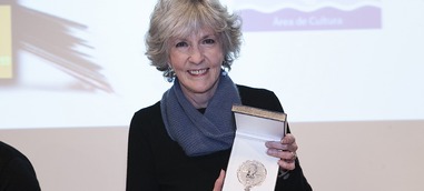 Sue Grafton participa en la primera tertulia literaria de la IAM en el 2015