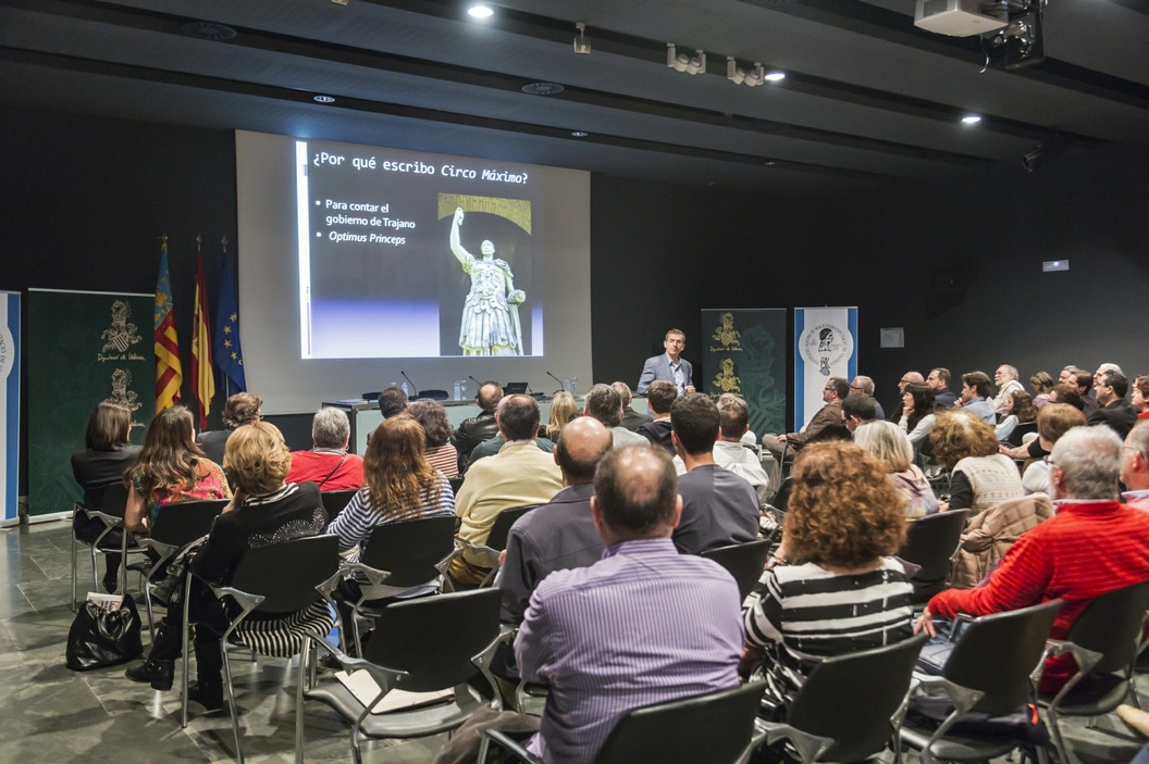 Santiago Posteguillo inaugura las jornadas literarias de la IAM