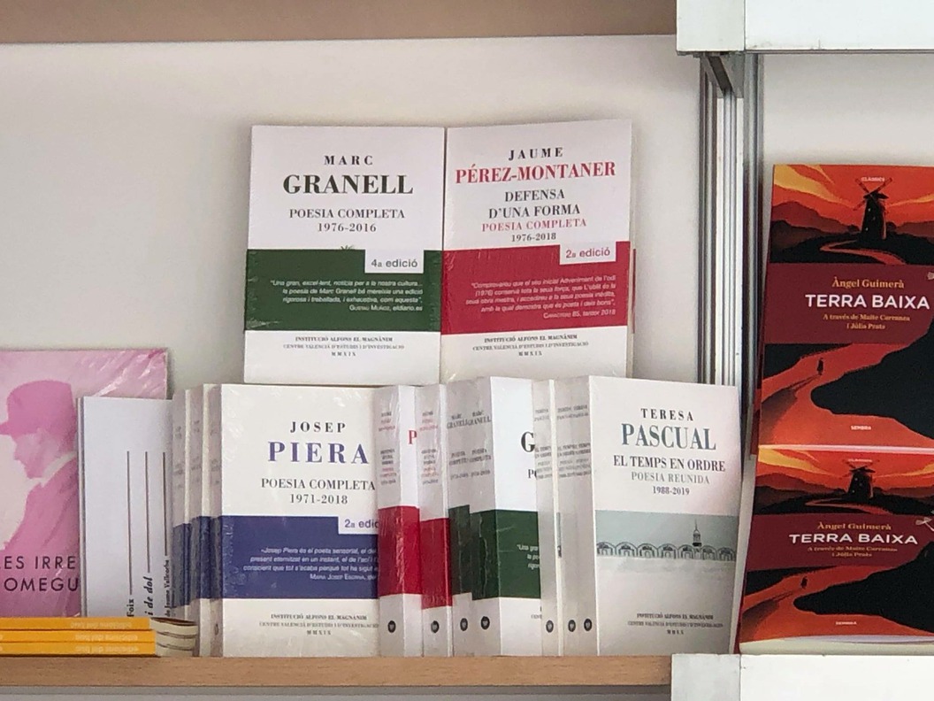 Cerca de 10.00 personas visitan la 8a Plaça del Llibre de València