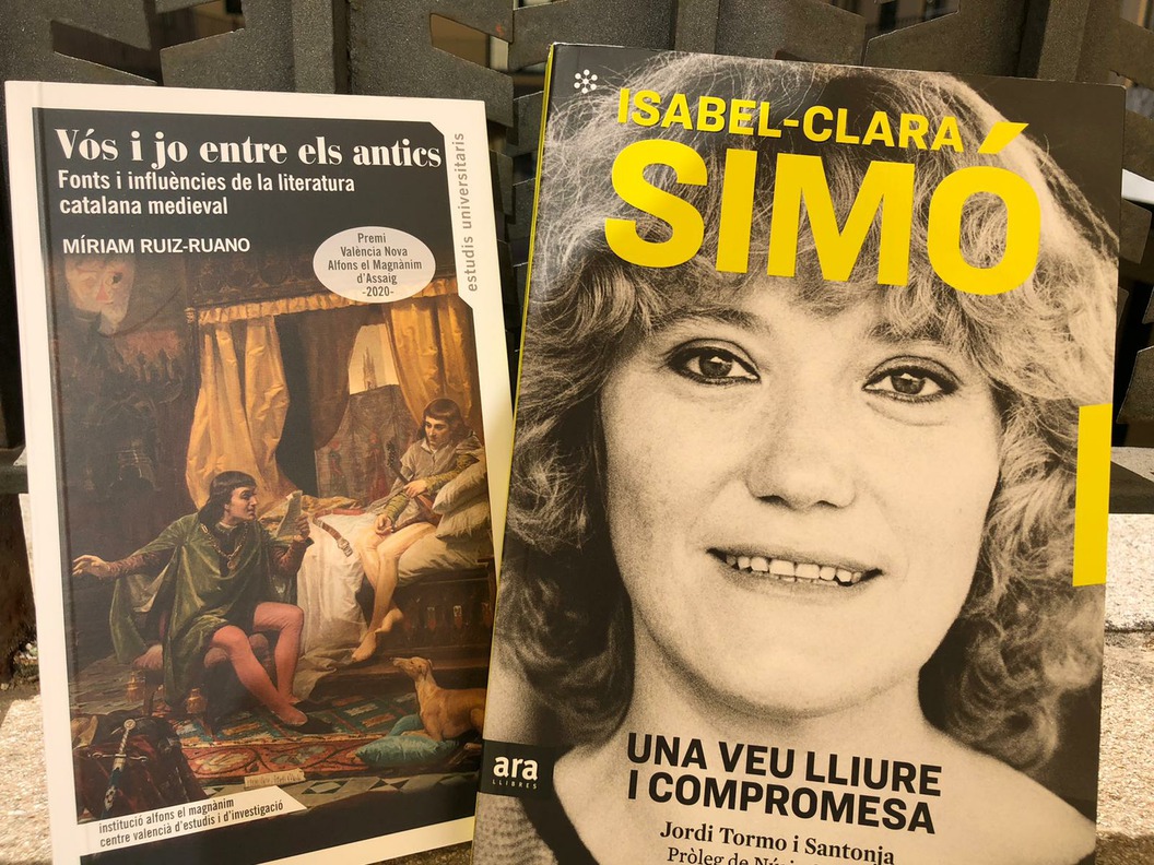 "Vós i jo entre els antics" y "Isabel-Clara Simó" entre els llibres destacats de la Plaça del llibre