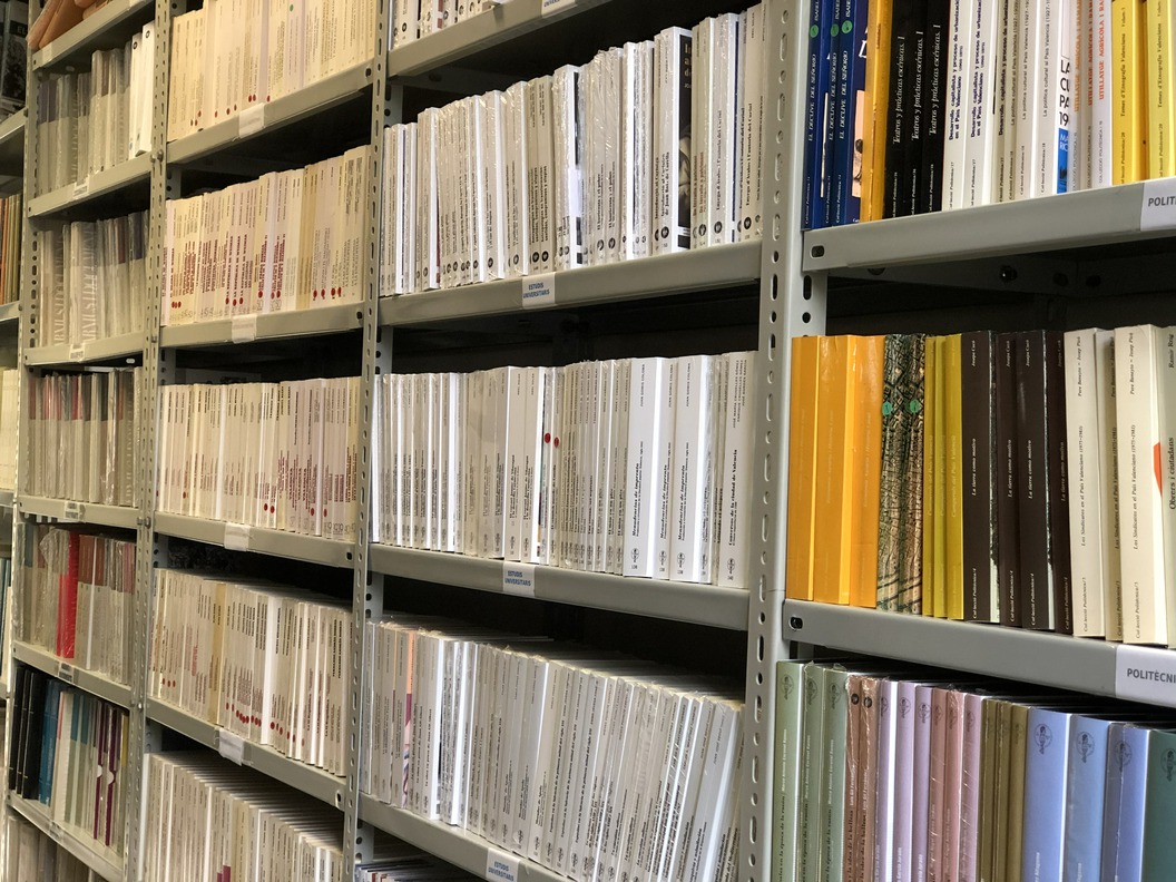 El libro vuela hacia la facturación más alta de la última década en España