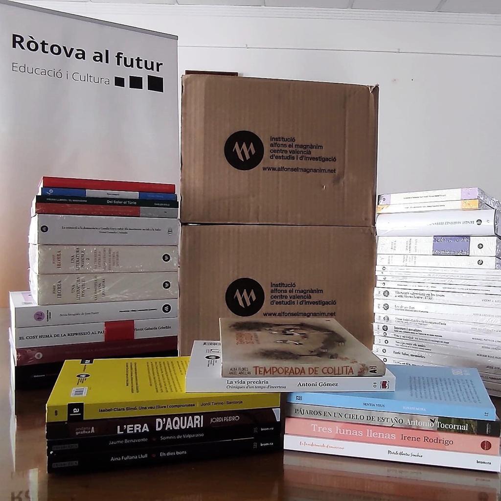 Donació de llibres de la Institució Alfons el Magnànim a Ròtova