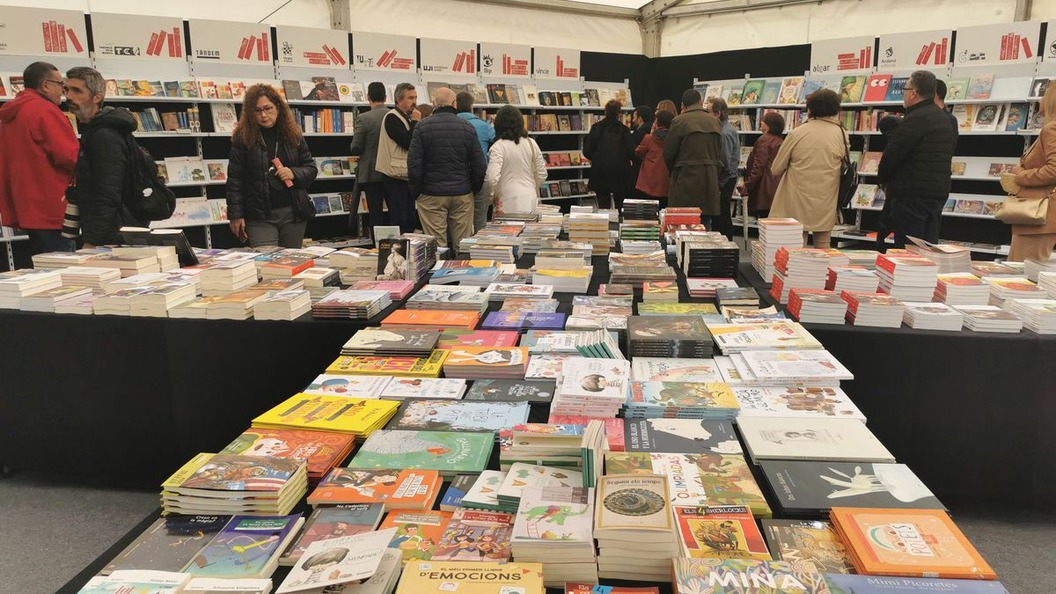 La 57 Fira del Llibre de València arranca apel·lant al “poder transformador” de la literatura