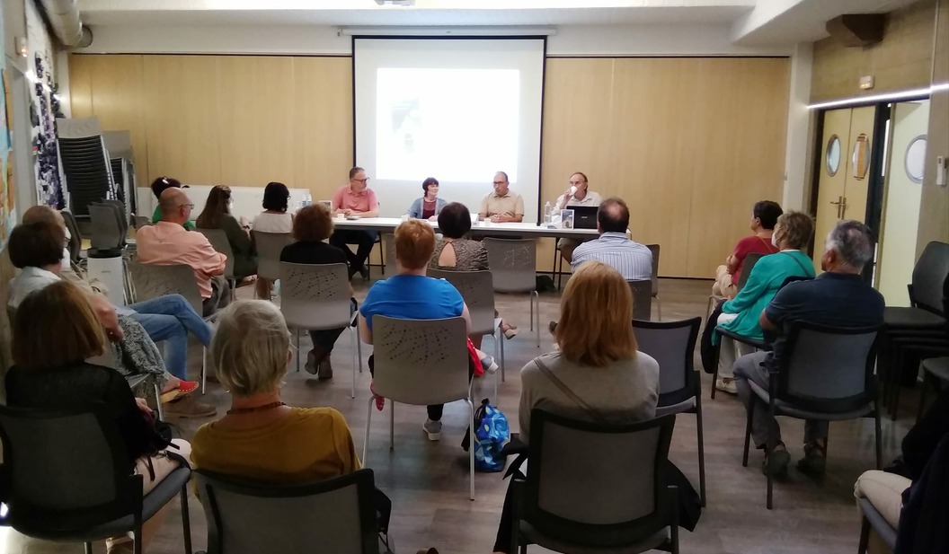 Una interesante conversación entre Cándido Polo y Enric Novella en la presentación de «Bogeria i salut mental a València. El manicomi de Jesús (1866-1989)»
