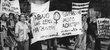 Josep Vicent Rodríguez i Rosa Solbes parlen de «Trets. Imatges de la transició valenciana» als mitjans de comunicació