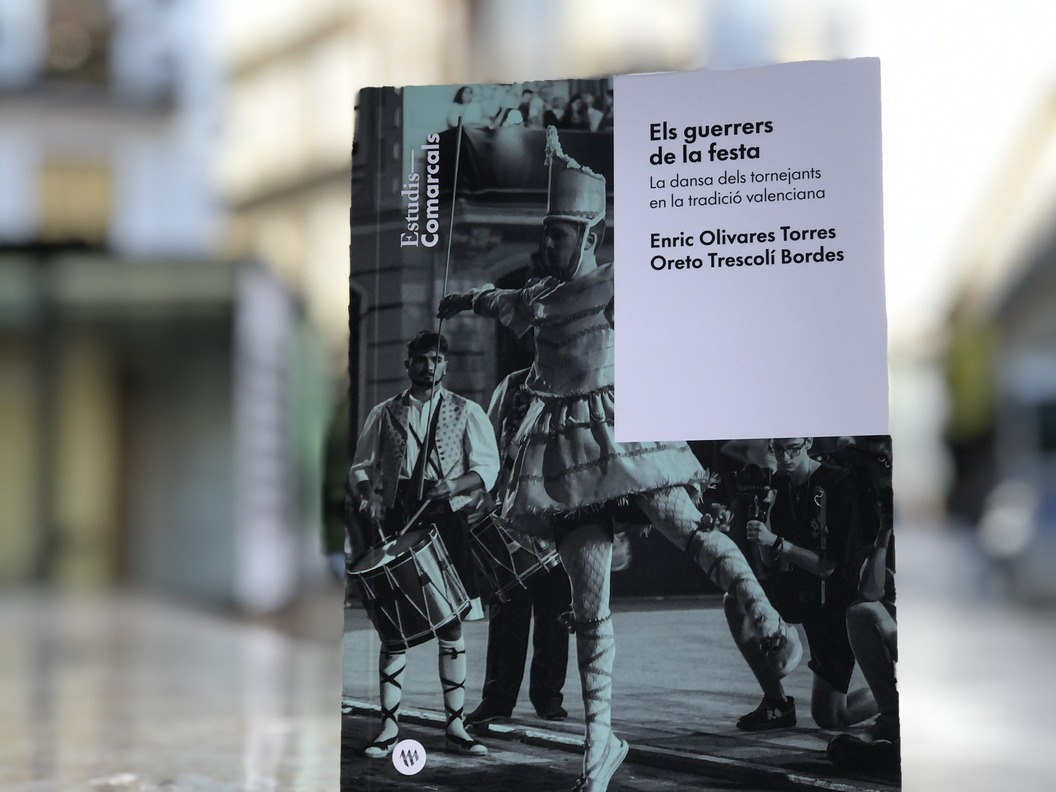 El libro de la danza valenciana que forma parte del patrimonio cultural inmaterial