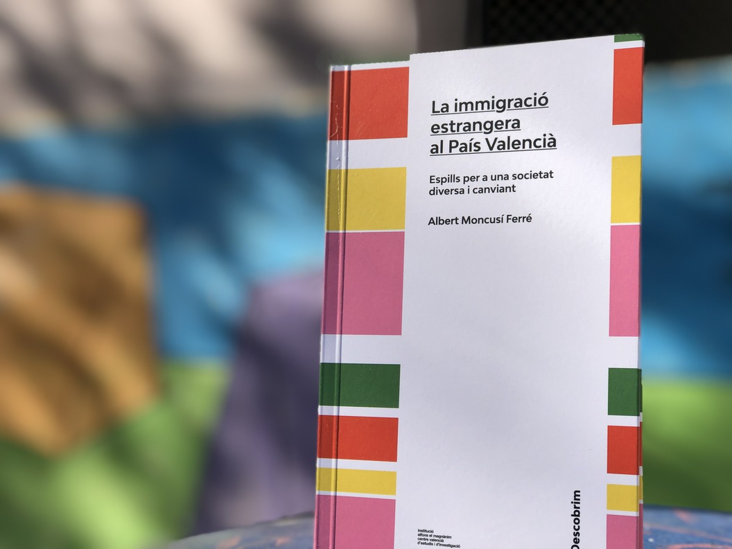 La inmigración extranjera rejuvenece la sociedad y contribuye a la diversidad de orígenes.