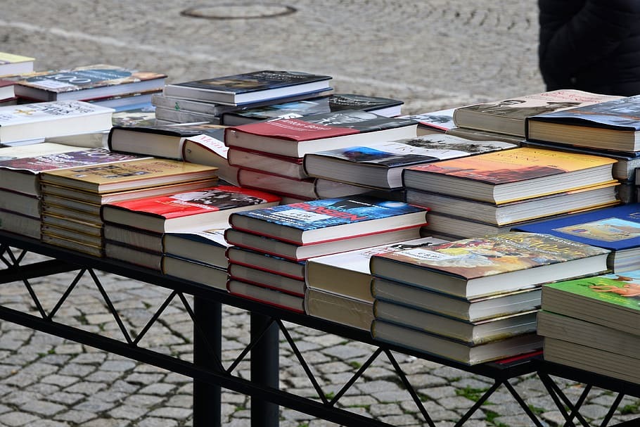 Mercados solidarios de libros