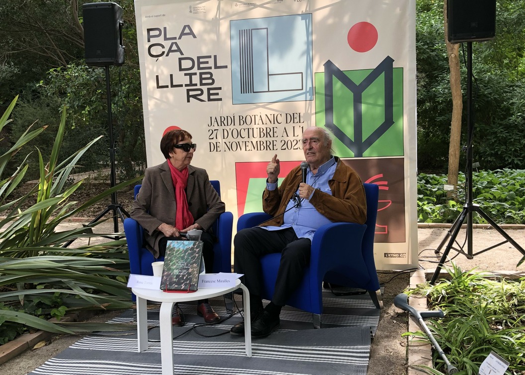 La Plaça del Llibre de València: más de 9.000 visitantes y más de 2.000 ejemplares vendidos 