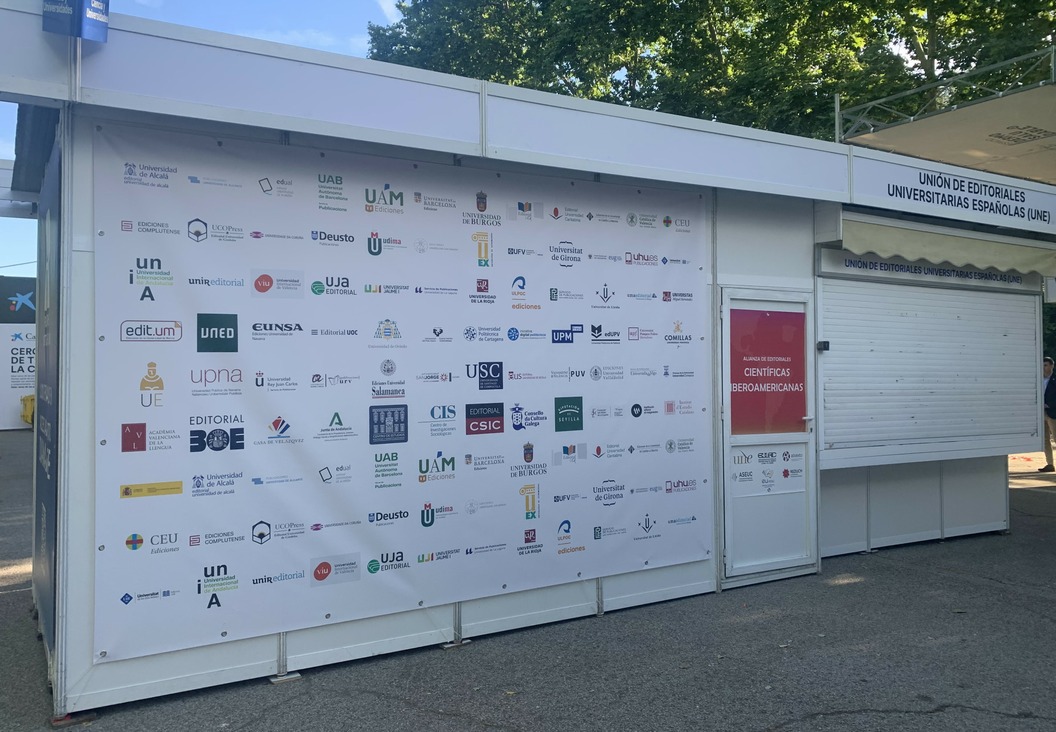 Las 359 casetas de la Feria del Libro de Madrid abrieron sus puertas el viernes pasado