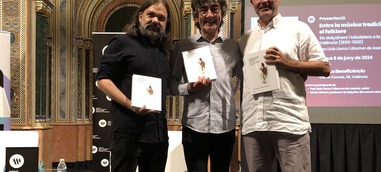 La Beneficència s'ompli de dolçainers en la presentació del llibre Entre la música tradicional i el folklore