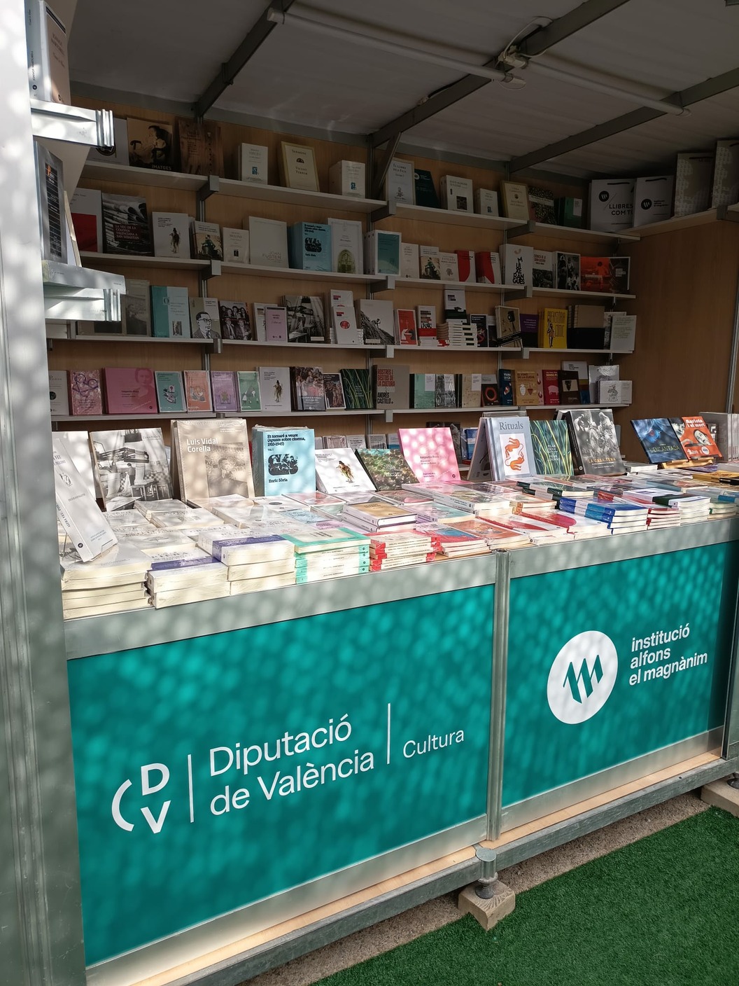 Èxit de públic i de vendes del Magnànim en la Fira del Llibre de València 2026