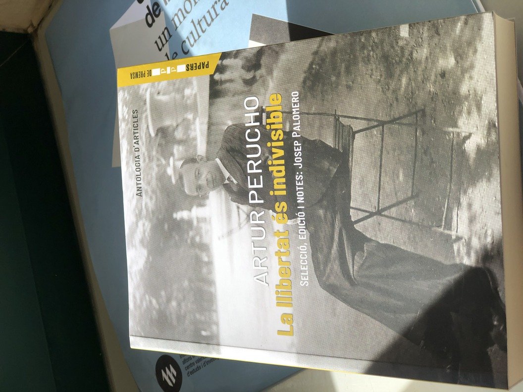 El Magnànim recupera la figura del periodista exiliado Artur Perucho en una selección de más de cien artículos