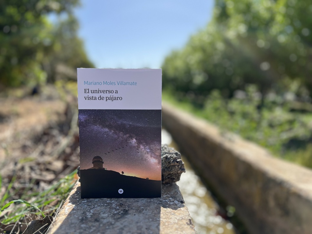 La editorial de la Diputación amplía su conocimiento del Universo con el nuevo libro del prestigioso Mariano Moles